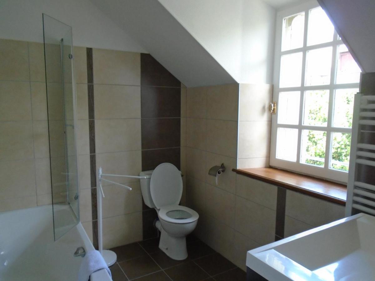 Maison Des Isles Saint-Hilaire-du-Harcouët Esterno foto