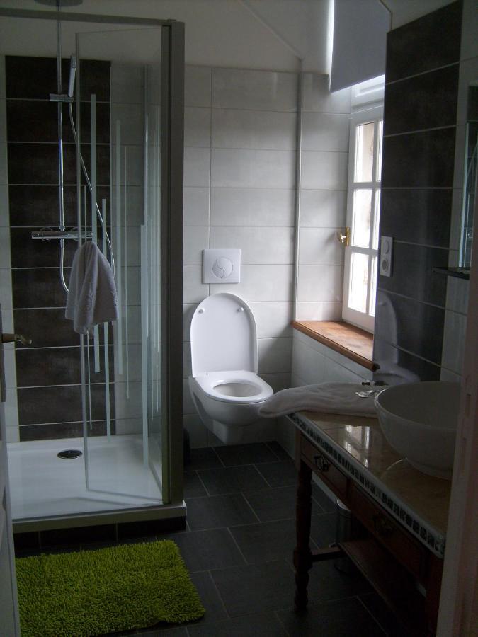 Maison Des Isles Saint-Hilaire-du-Harcouët Esterno foto